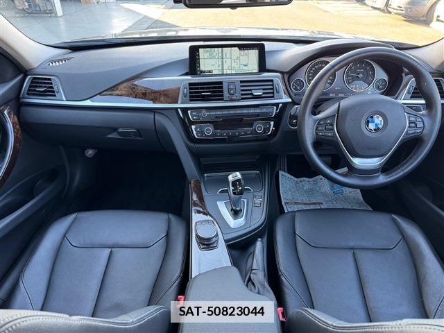 Bmw 3 SERIES 2018-06 3355771-1