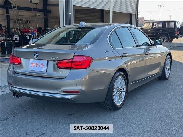 Bmw 3 SERIES 2018-06 3355771-2