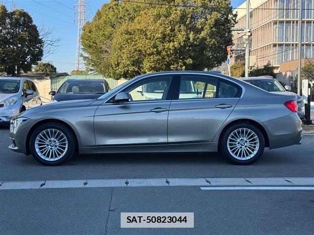 Bmw 3 SERIES 2018-06 3355771-5