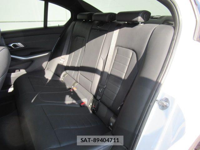 Bmw 3 SERIES 2023-03 3661233-23