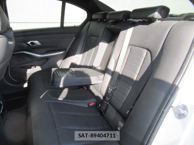Bmw 3 SERIES 2023-03 3661233-24