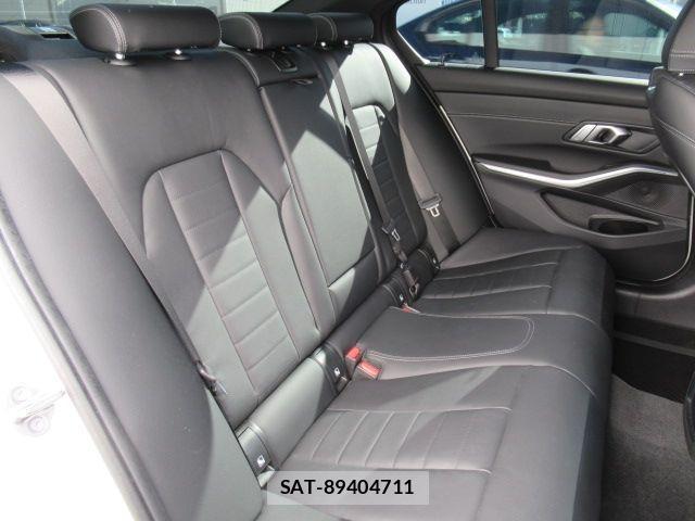 Bmw 3 SERIES 2023-03 3661233-25