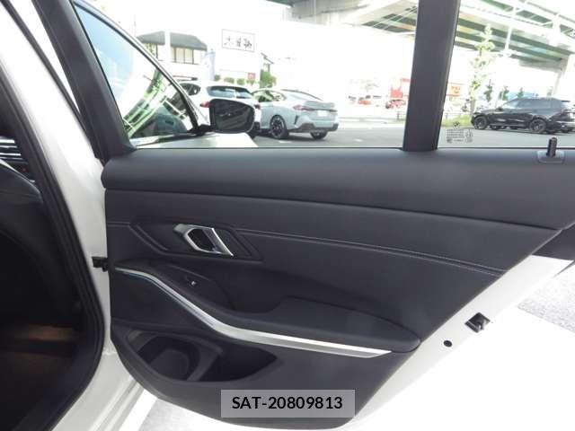Bmw 3 SERIES 2024-03 7020081-11