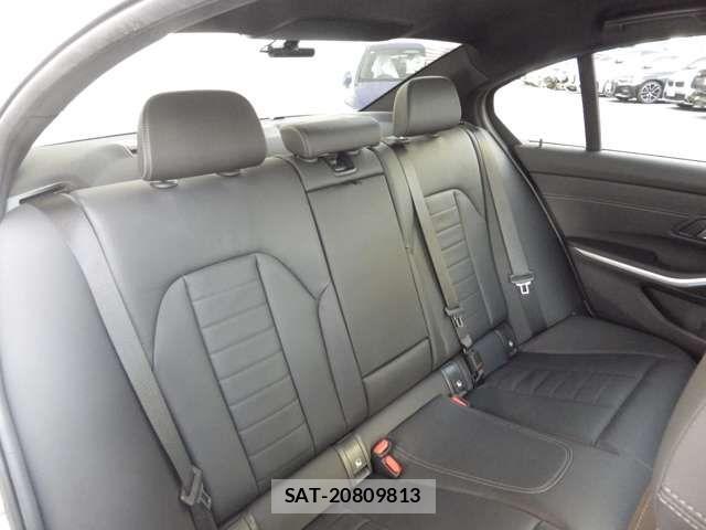 Bmw 3 SERIES 2024-03 7020081-13