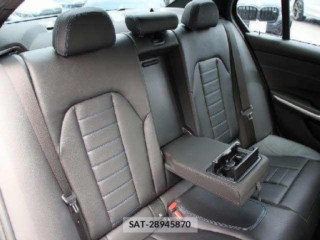 Bmw 3 SERIES 2019-06 7057623-10