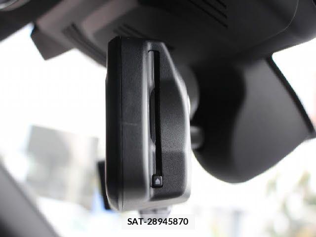 Bmw 3 SERIES 2019-06 7057623-18