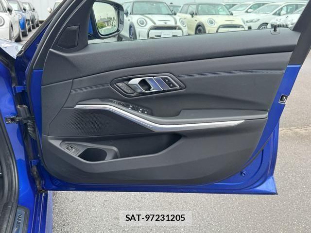 Bmw 3 SERIES 2019-03 7215269-25