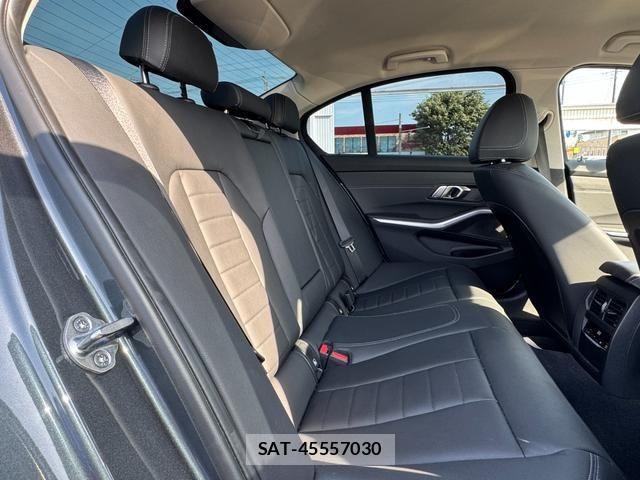 Bmw 3 SERIES 2019-11 7215282-19