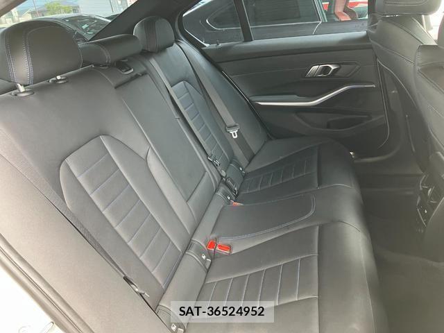 Bmw 3 SERIES 2019-06 7453136-12