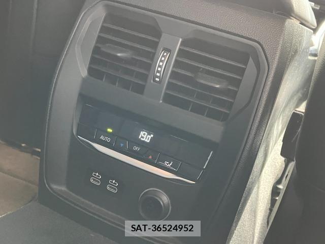 Bmw 3 SERIES 2019-06 7453136-13