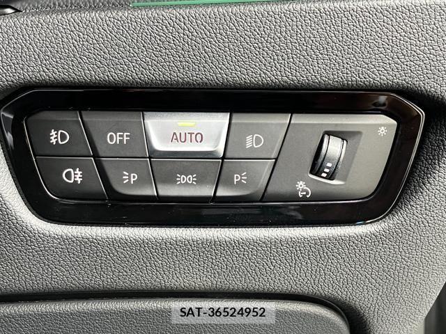 Bmw 3 SERIES 2019-06 7453136-15