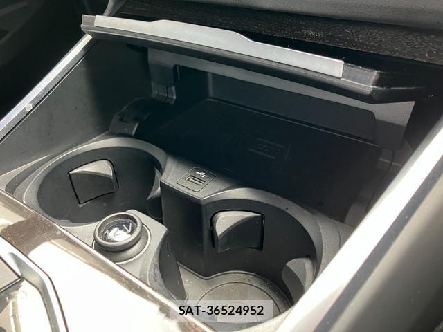Bmw 3 SERIES 2019-06 7453136-17