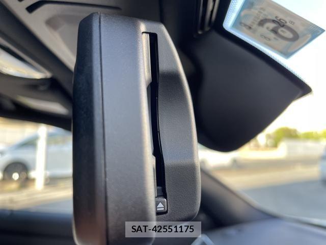 Bmw 3 SERIES 2023-06 7721302-14
