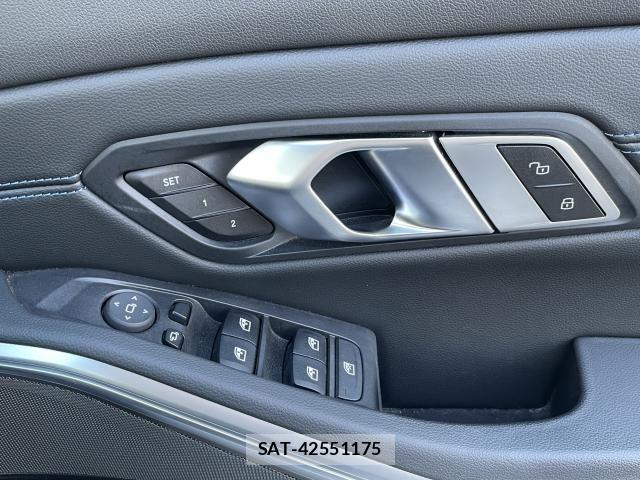 Bmw 3 SERIES 2023-06 7721302-16