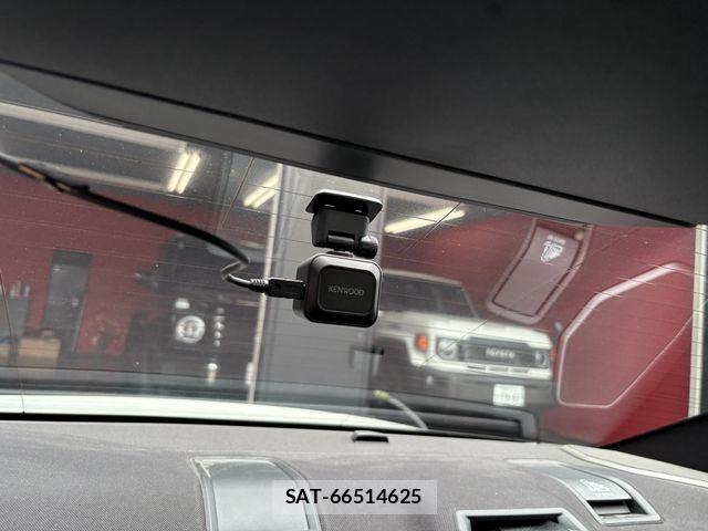 Bmw 3 SERIES 2019-06 7721321-26