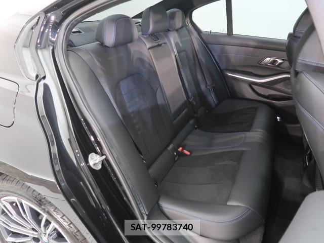 Bmw 3 SERIES 2021-10 7902309-18