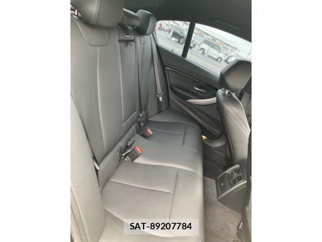 Bmw 3 SERIES 2018-06 7902319-11