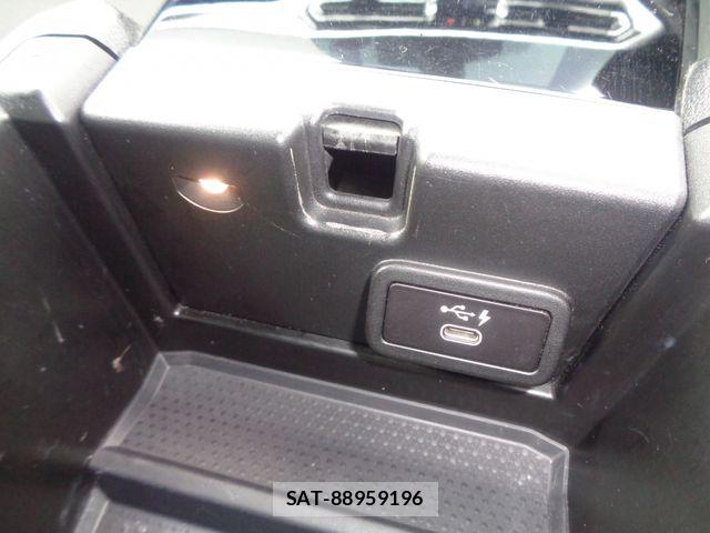 Bmw 3 SERIES 2019-03 7902317-16