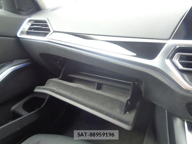 Bmw 3 SERIES 2019-03 7902317-27