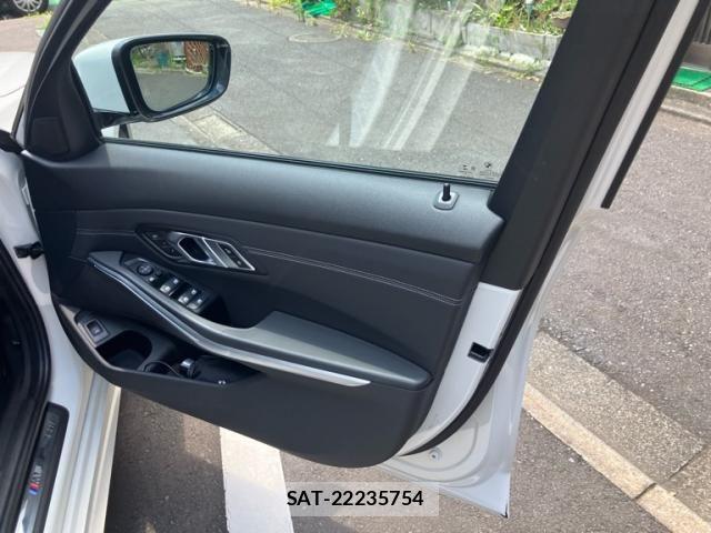 Bmw 3 SERIES 2019-08 8206558-12
