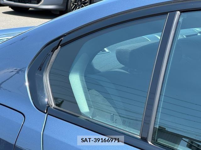Bmw 3 SERIES 2025-12 8206553-8