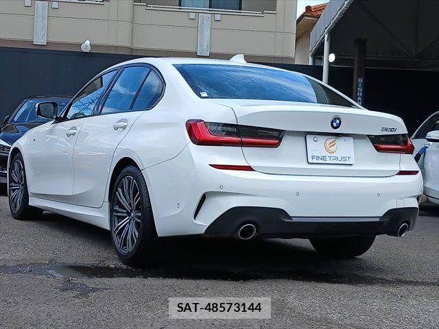 Bmw 3 SERIES 2019-04 8206560-18