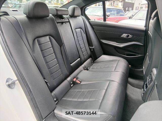 Bmw 3 SERIES 2019-04 8206560-7