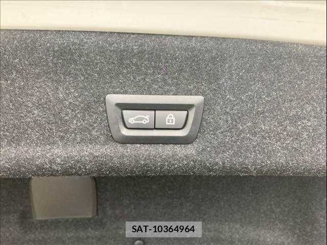 Bmw 3 SERIES 2019-02 8244688-9