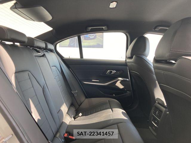 Bmw 3 SERIES 2025-12 8313295-21