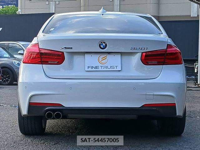 Bmw 3 SERIES 2017-07 8335039-17