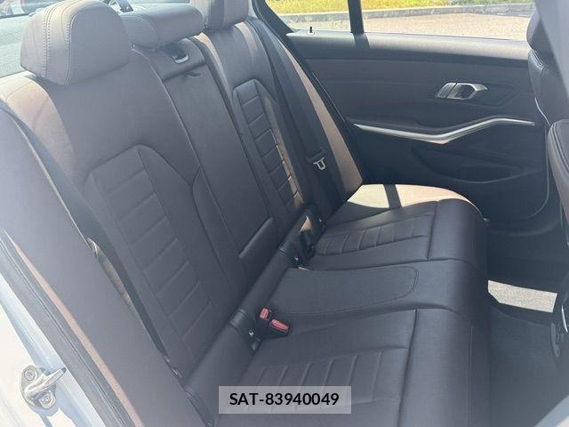 Bmw 3 SERIES 2019-06 8335035-15