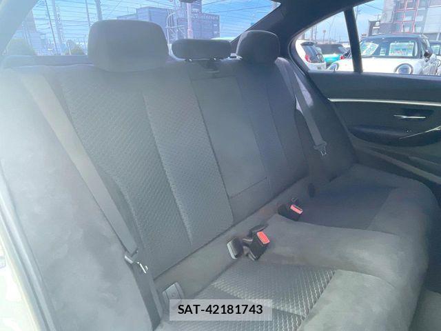 Bmw 3 SERIES 2018-08 8335038-9