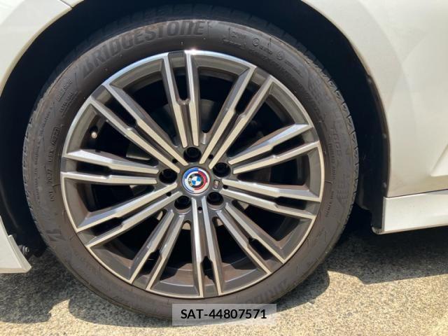 Bmw 3 SERIES 2022-09 8335034-11