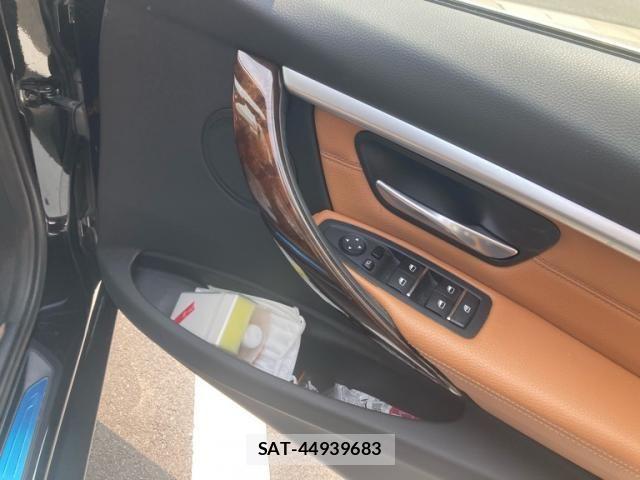 Bmw 3 SERIES 2018-07 8411395-12