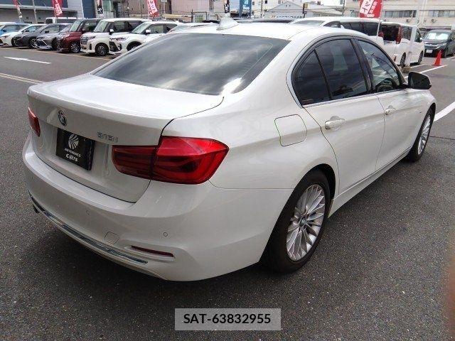 Bmw 3 SERIES 2017-12 8437954-2