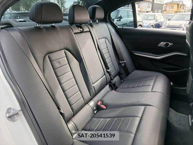 Bmw 3 SERIES 2019-06 8658183-7