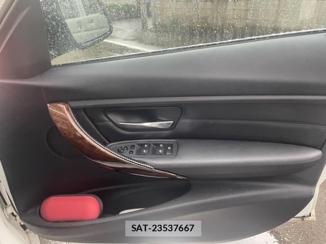Bmw 3 SERIES 2012-05 8740845-3