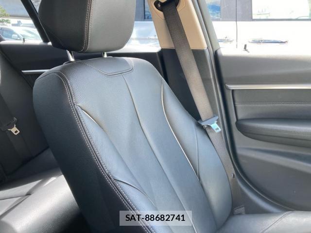 Bmw 3 SERIES 2017-10 8779605-12