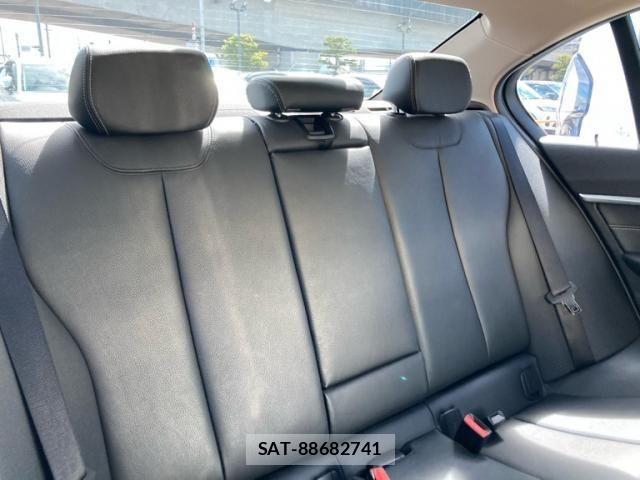 Bmw 3 SERIES 2017-10 8779605-13