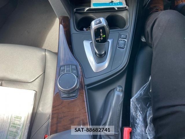 Bmw 3 SERIES 2017-10 8779605-19