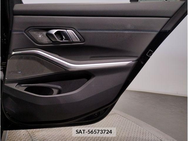 Bmw 3 SERIES 2023-08 8828010-29