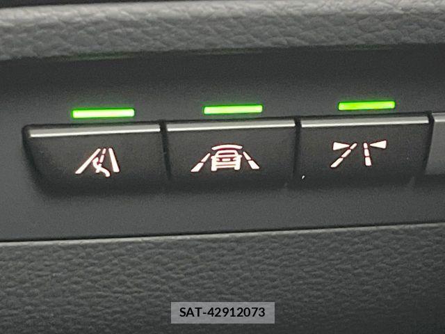 Bmw 3 SERIES 2018-08 8828013-4