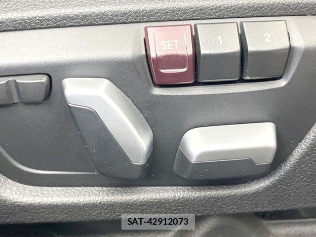 Bmw 3 SERIES 2018-08 8828013-6
