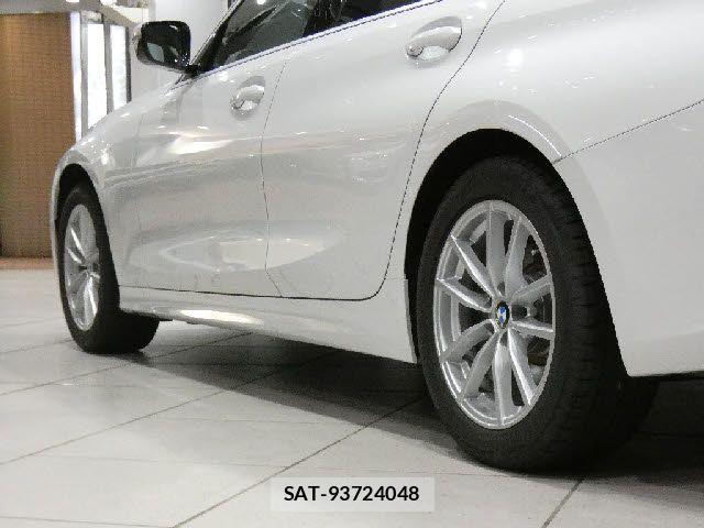 Bmw 3 SERIES 2019-06 8870508-12