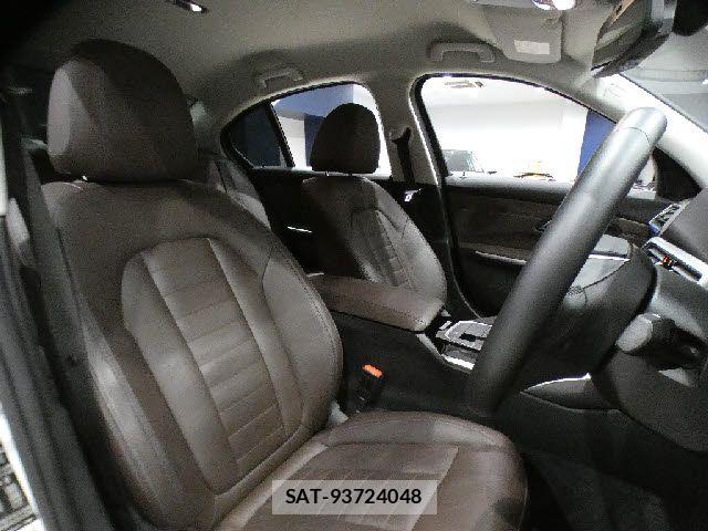 Bmw 3 SERIES 2019-06 8870508-24