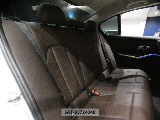 Bmw 3 SERIES 2019-06 8870508-28