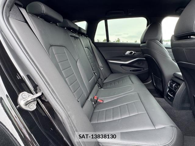 Bmw 3 SERIES 2022-11 1353472-18