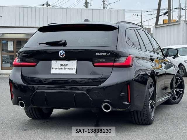 Bmw 3 SERIES 2022-11 1353472-7