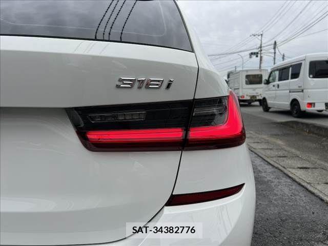Bmw 3 SERIES 2021-03 1542997-9