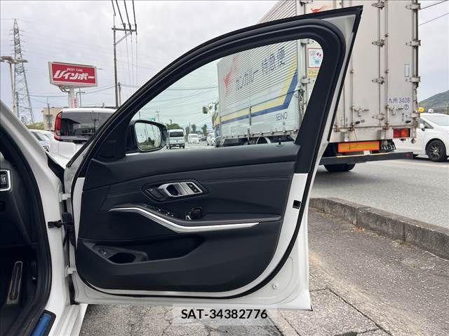Bmw 3 SERIES 2021-03 1542997-12